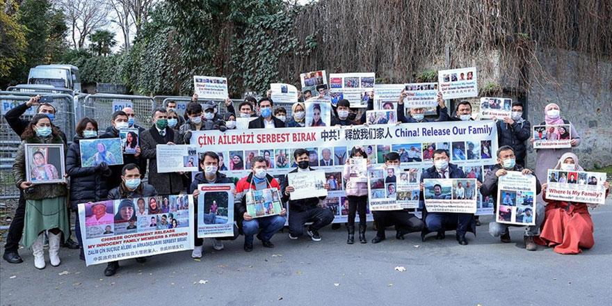 Uygur Türkleri'nden Çin'in İstanbul Başkonsolosluğu önünde eylem