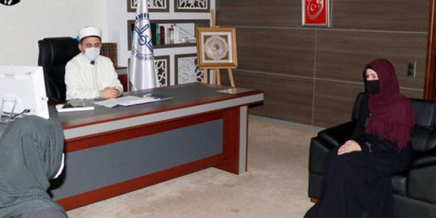 Tayland vatandaşı kadın Elif ismini alarak Müslüman oldu