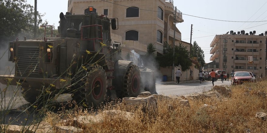 Yahudi yerleşimciler Batı Şeria'da Filistinli ailenin evine saldırdı