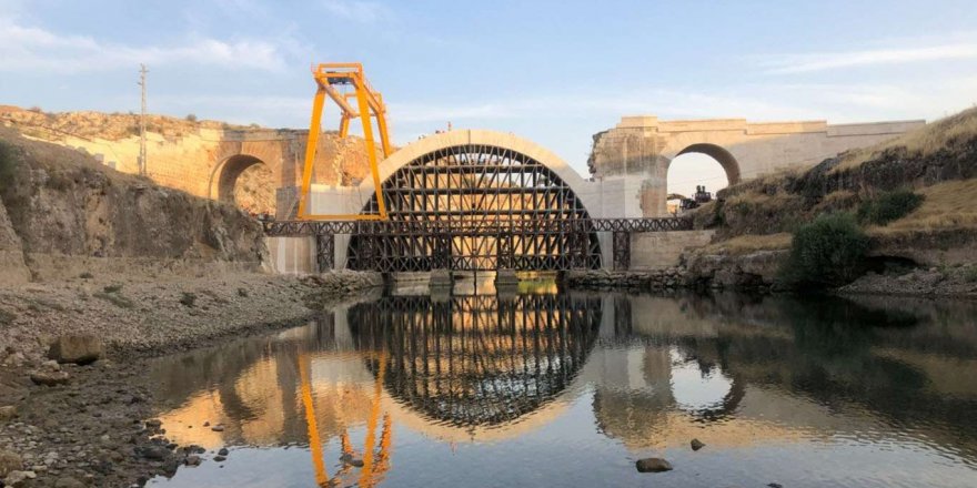 Tarihi köprüler restore ediliyor