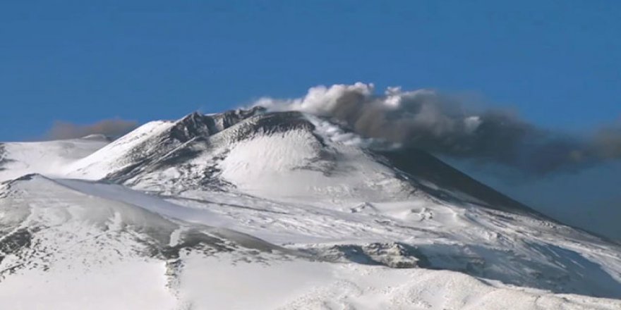 İtalya’da Etna Yanardağı’nda şiddetli patlama