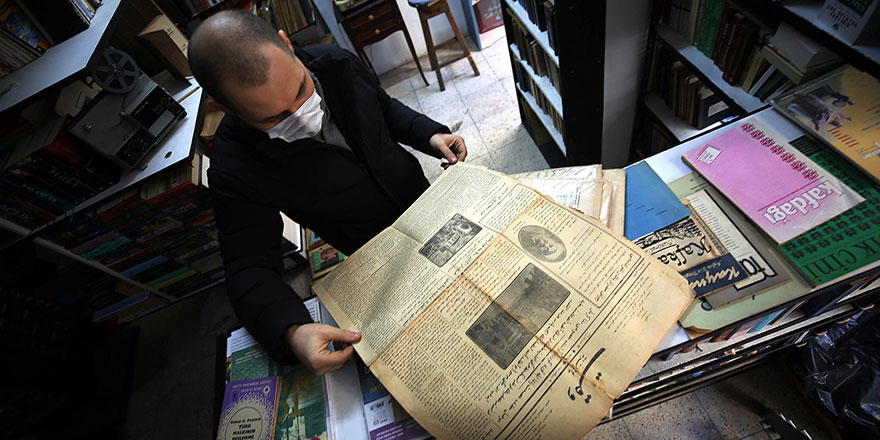 Kitap sevdalısı genç harçlıklarıyla koleksiyon oluşturdu