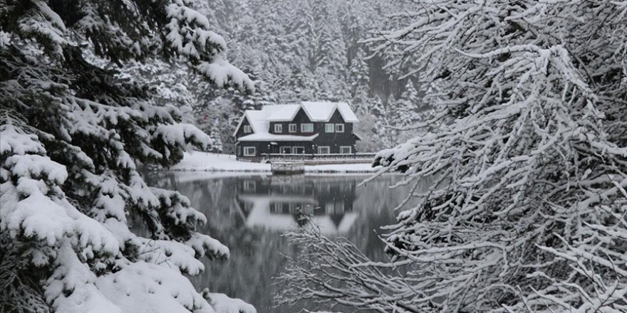 "Tabiatın kalbi" Gölcük ve Mudurnu beyaz örtüsüyle güzelliğine güzellik kattı