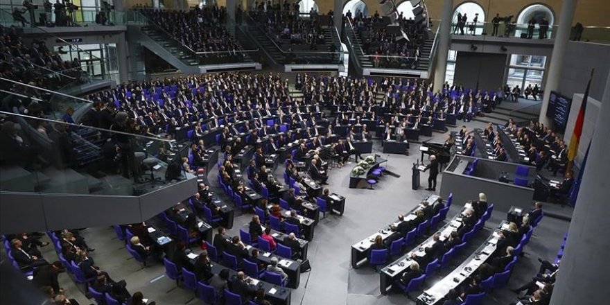 Almanya'nın solcuları Müslümanları Meclis'te böyle savundu