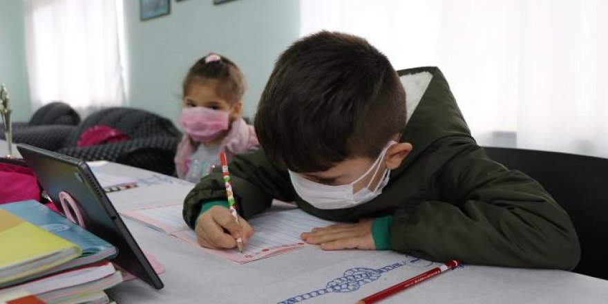 Erzurum'da 5, 6, 7 ile lise hazırlık, 9, 10, 11. sınıflarda uzaktan eğitim kararı alındı