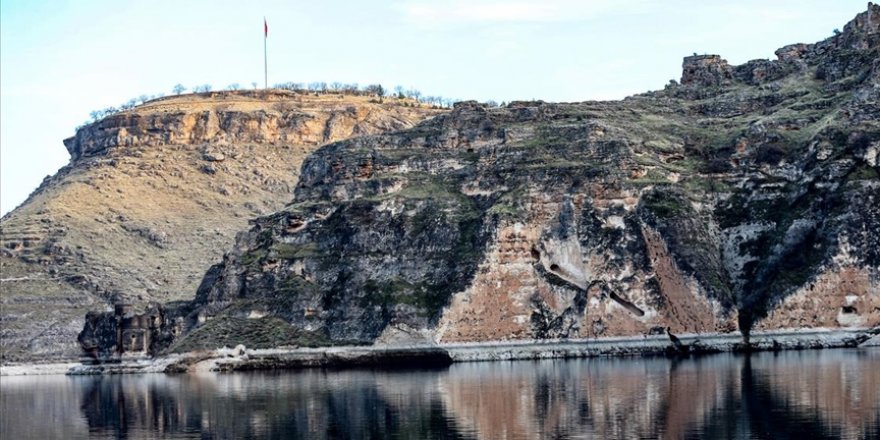 Yıllara meydan okuyan Eğil Kalesi ve kral mezarları UNESCO yolunda