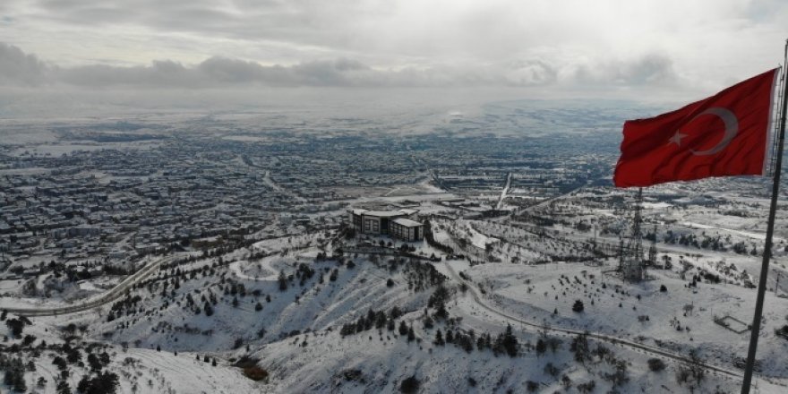 Bin 200 rakımlı Harput'ta kar güzelliği