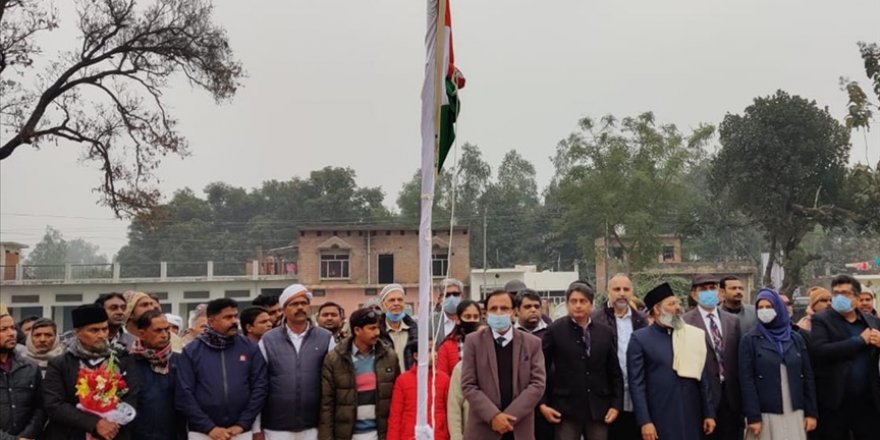 Hindistan'da yıkılan Babri Camisi'nin yerine inşa edilecek caminin temeli atıldı