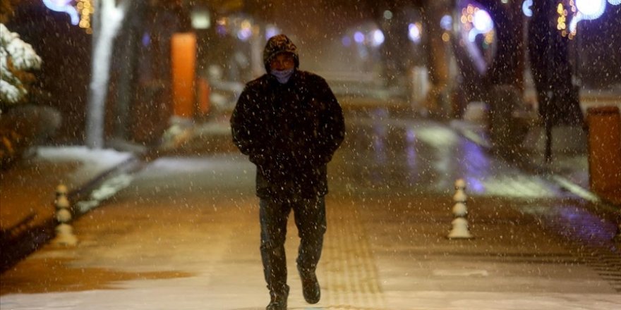 Trakya'da kar yağışı etkili oluyor