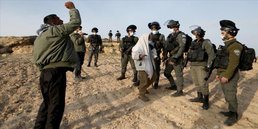 Filistin, İsrail güçlerinin Batı Şeria’da yapım aşamasındaki bir camiyi yıkmasını kınadı