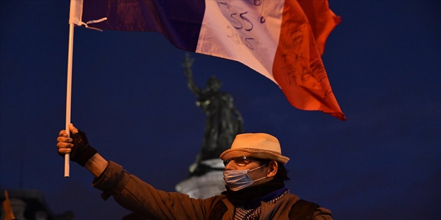 Paris'te ırkçılık ve aşırı sağ karşıtı protesto