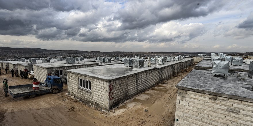 İdlib'de 50 bin briket evin inşaatında sona gelindi