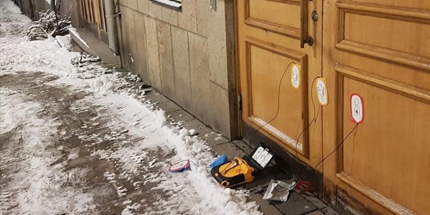 Stockholm Camisi'nin kapısında bomba düzeneğine benzeyen kutu bulundu