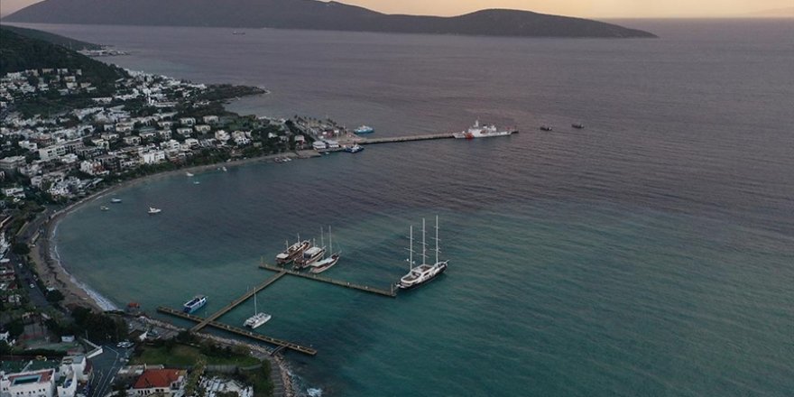Bodrum'da yağış sonrası denizin rengi değişti