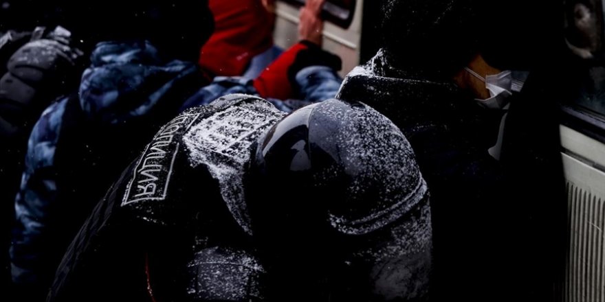 AB'den Rusya'da binlerce kişinin gözaltına alınmasına tepki