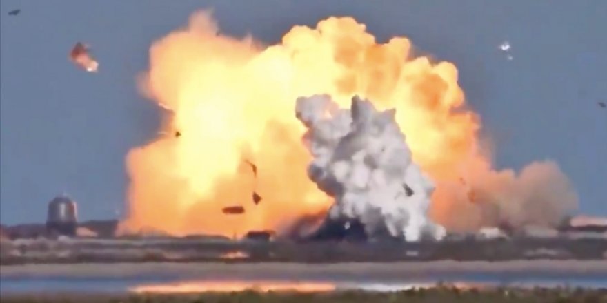 SpaceX'in test ettiği Starship mekiği ikinci kez iniş sırasında patladı