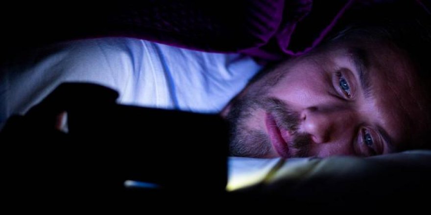 Uzmanından 'mavi ışık' uyarısı: Uyku döngüsünü bozabilir