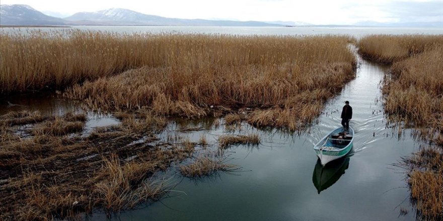 Tatlı su balıkçılarının kış şartlarındaki zorlu mesaisi
