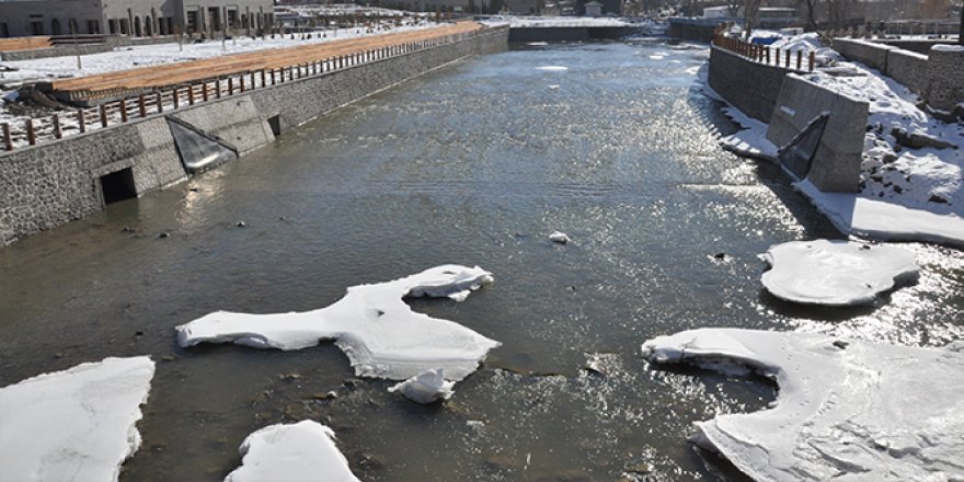 Kars Çayı'nın buzu ikince kez çözüldü