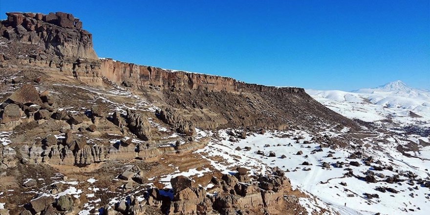 Ağrı'daki Meya Antik Kenti'nde kış güzelliği