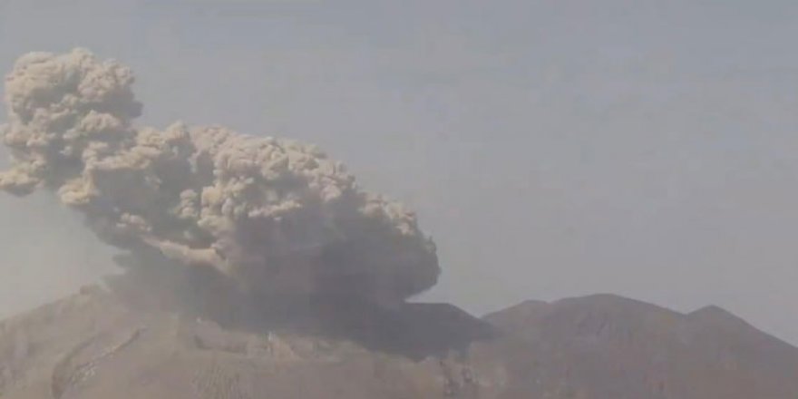 Japonya’daki Sakurajima Yanardağı faaliyete geçti