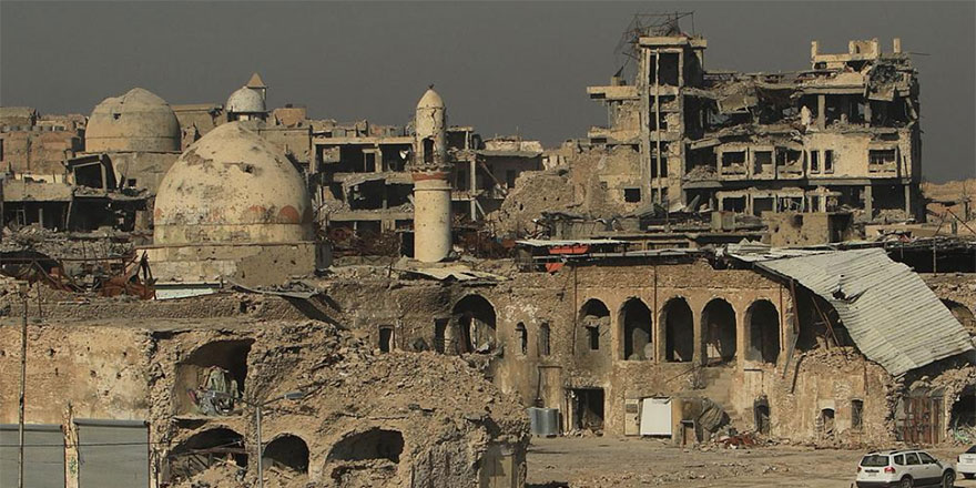 Musul'da camileri Hristiyanlar, kiliseleri Müslümanlar yeniden inşa ediyor