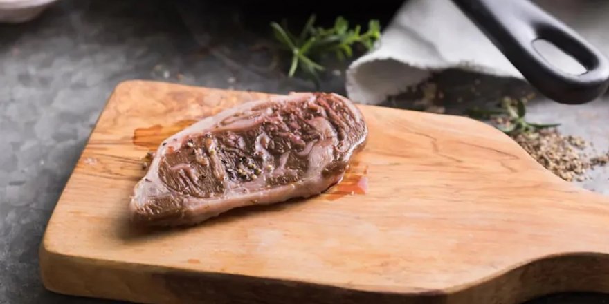 Dünyada ilk kez Biyo 3D yazıcı kullanılarak pirzola üretildi