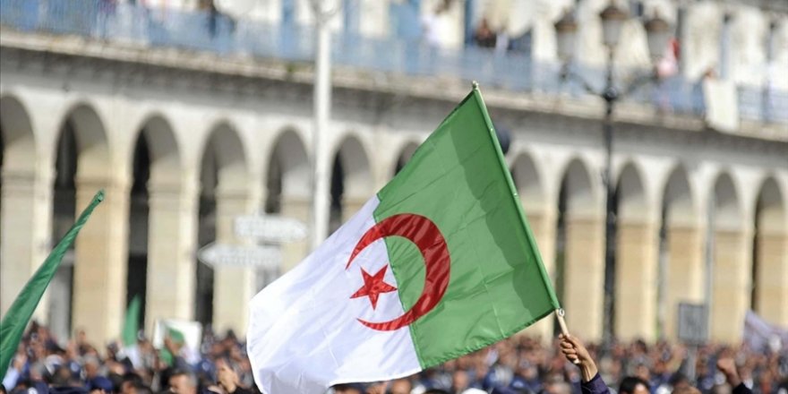 Cezayir-Fransa ilişkileri 'ulusal hafıza' dosyası nedeniyle 60 yıl sonra çıkmaza girdi