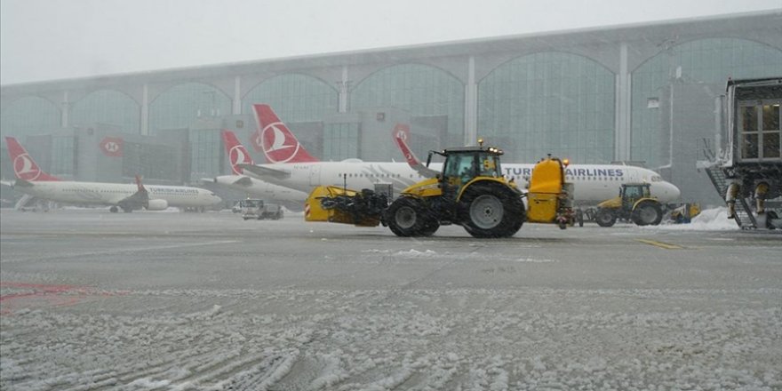 İstanbul Havalimanı'nda uçuşlar kesintisiz devam ediyor