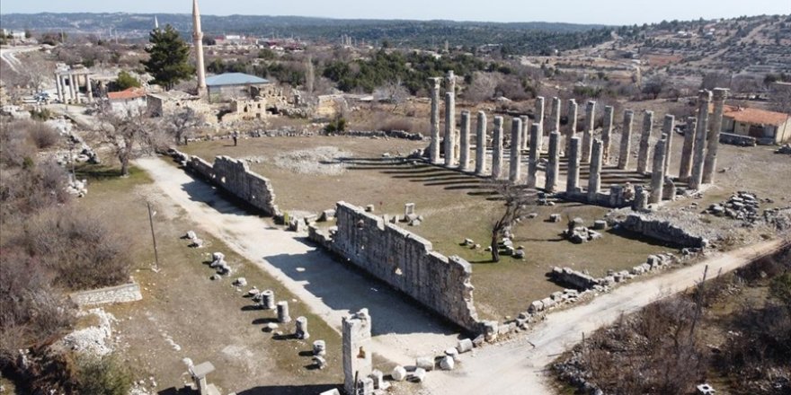 Mersin'deki Uzuncaburç Antik Kenti'nin 2 bin 300 yıllık tarihi özel restorasyonla yansıtılacak
