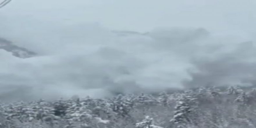 Rusya’da çığ düşme anı kamerada