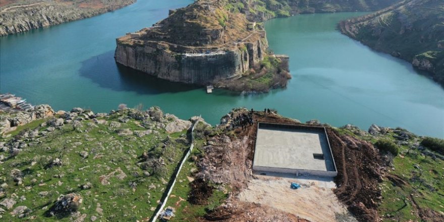 'Fırat'ın incisi' Rumkale'de cam teras yapımına başlandı