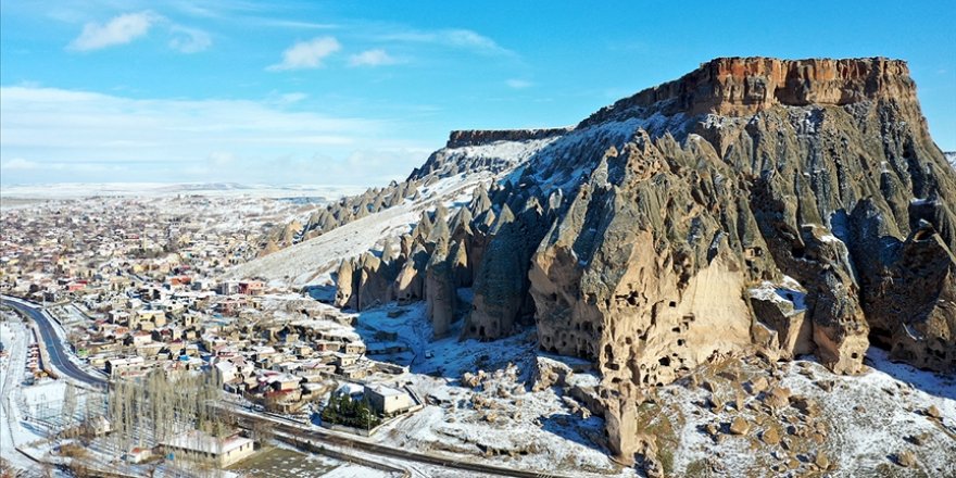 Ihlara'nın giriş kapısı Selime kışın tüm güzelliklerini yansıtıyor