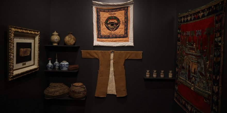 Kabe örtüleri ve hac hatıraları 'Mukaddes Yol' sergisinde bir araya geldi