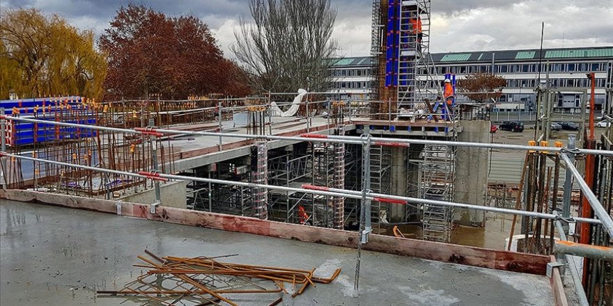 Fransa'da inşası devam eden Eyüp Sultan Camisi'ne saldırı