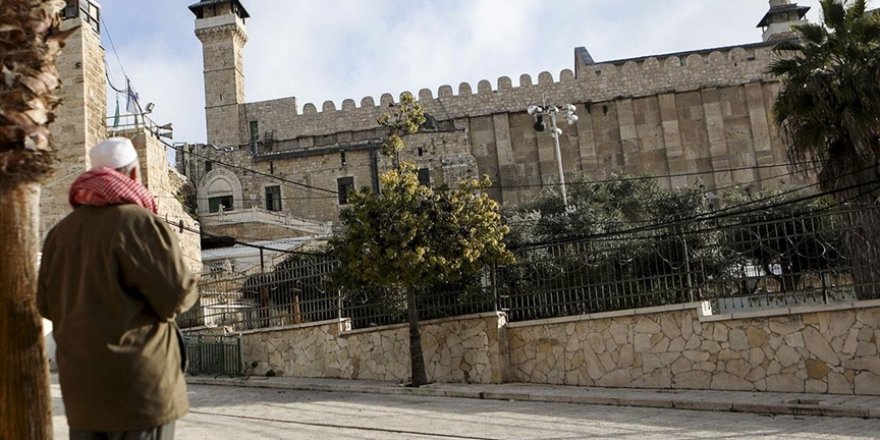 İşgalci İsrail, El Halil'deki Harem-i İbrahim Camisi'ni Müslümanlara kapattı