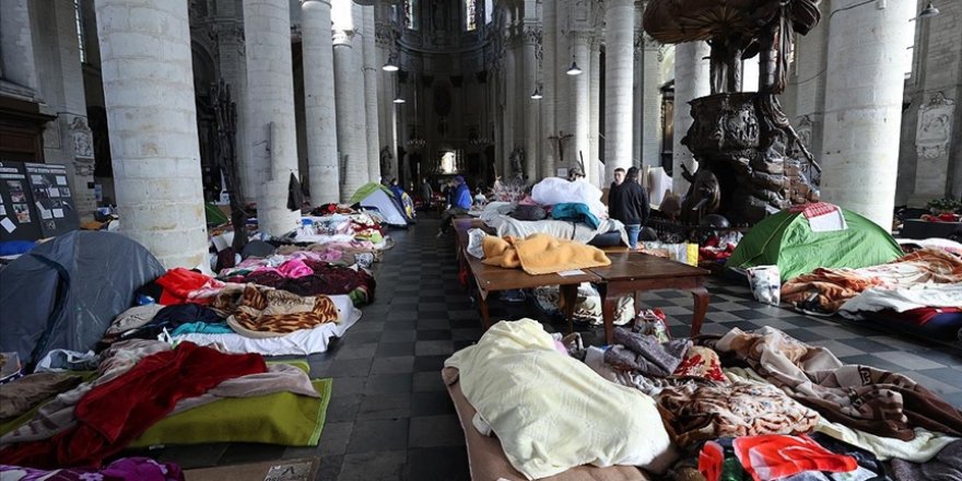 Belçika'nın 'kağıtsız' göçmenleri resmi oturum belgelerini istiyor