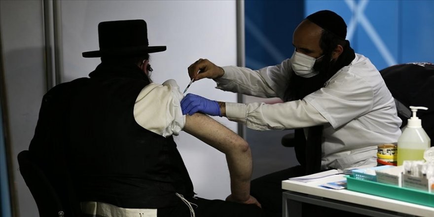 Vatandaşlarını aşılayan İsrail, topraklarını işgal ve abluka altında tuttuğu Filistinlileri göz ardı ediyor