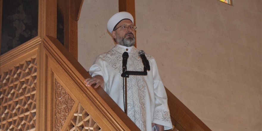 Diyanet İşleri Başkanı Erbaş, Afyonkarahisar Paşa Camisi'nde hutbe irat etti