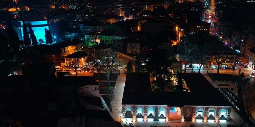 Bursa'nın 6 asırlık medresesindeki Türk İslam Eserleri Müzesi ziyaretçilerini tarih yolculuğuna çıkarıyor