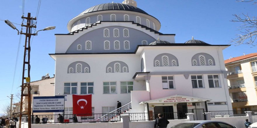 Adıyaman'da yapımı tamamlanan Haci Gani Diler Camii dualarla ibadete açıldı