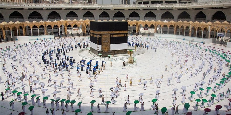 Suudi Arabistan, hac ibadeti için Kovid-19 aşısı olma şartı getirdi