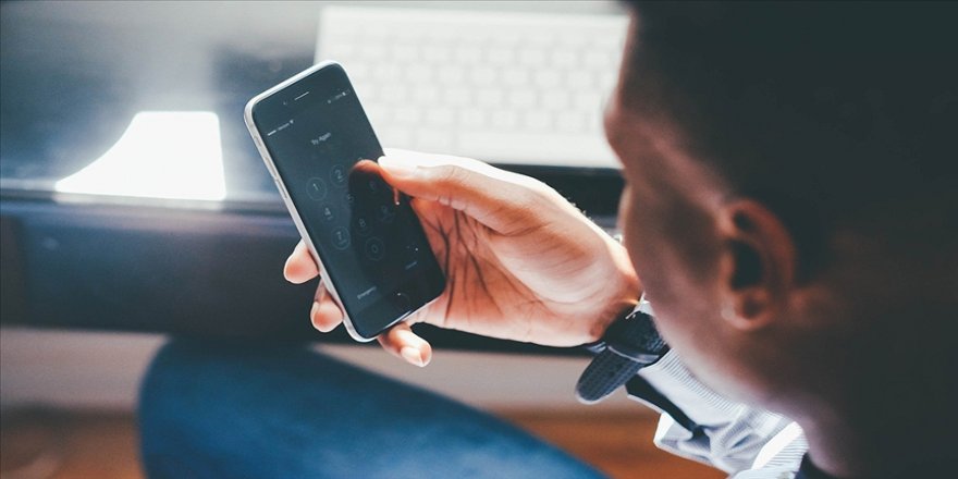 Akıllı telefon kullanıcılarının çoğu, cihazları tarafından dinlendiğini düşünüyor