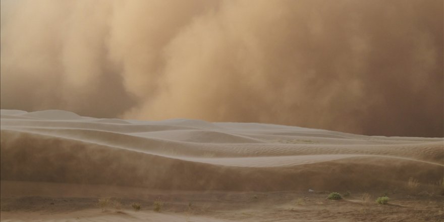 Suudi Arabistan'da şiddetli kum fırtınası