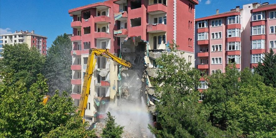 Depreme dayanıklı olmayan binaların dönüşümü için yaklaşık 16 milyar lira harcandı