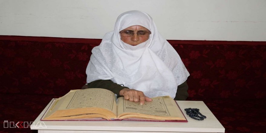 84 yaşındaki Hamide ninenin Kur'an-ı Kerim aşkı imrendiriyor