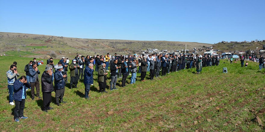 Çiftçiler yağmur duasına çıktı
