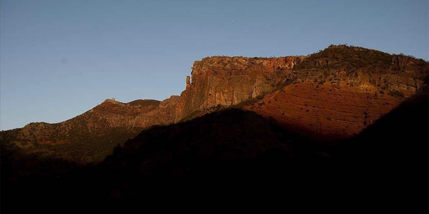 Sarp dağların arasındaki Pülümür Vadisi doğasıyla ziyaretçilerini cezbediyor