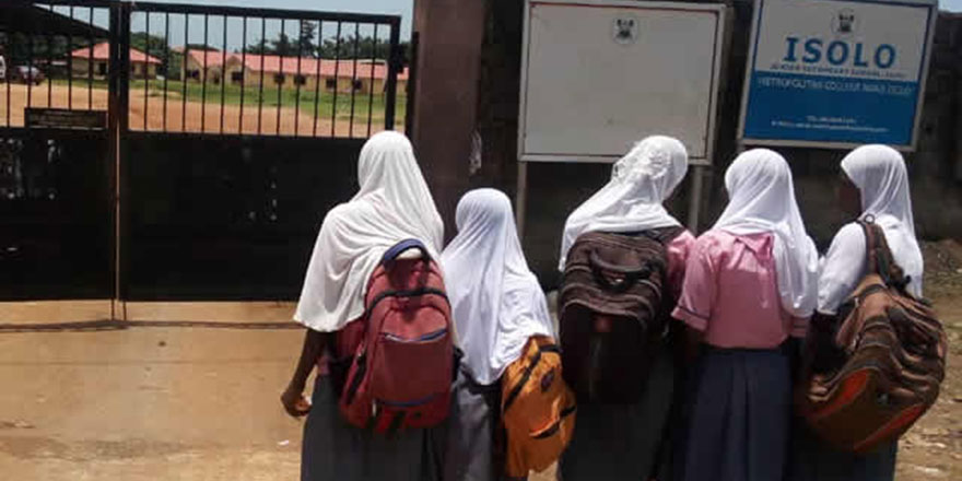 Nijerya'da kilise ile Müslümanlar arasında yaşanan başörtüsü tartışması tehlikeli