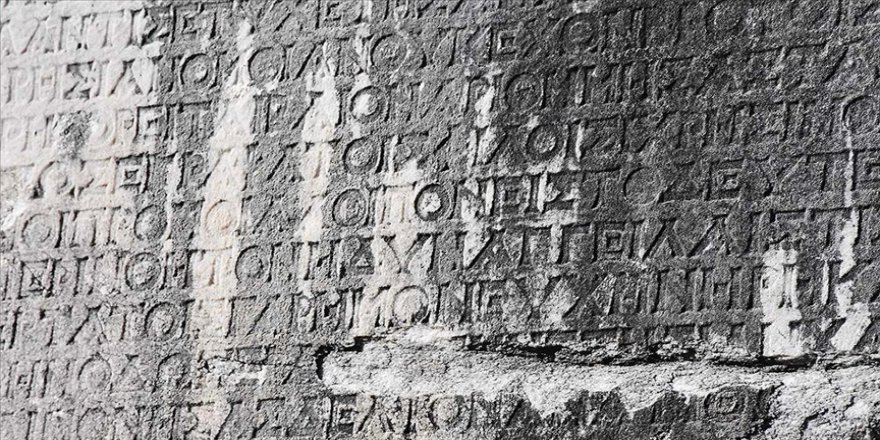 'Gladyatörler Kenti'nin 2 bin yıllık meclis duvarında ürün tavan fiyatlarını gösteren yazıt dikkati çekiyor